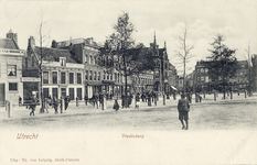 2684 Gezicht op het Vredenburg te Utrecht met links de oostelijke gevelwand.